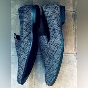 Men’s Party slip on shoe loafer. Shiny material. NWOT
